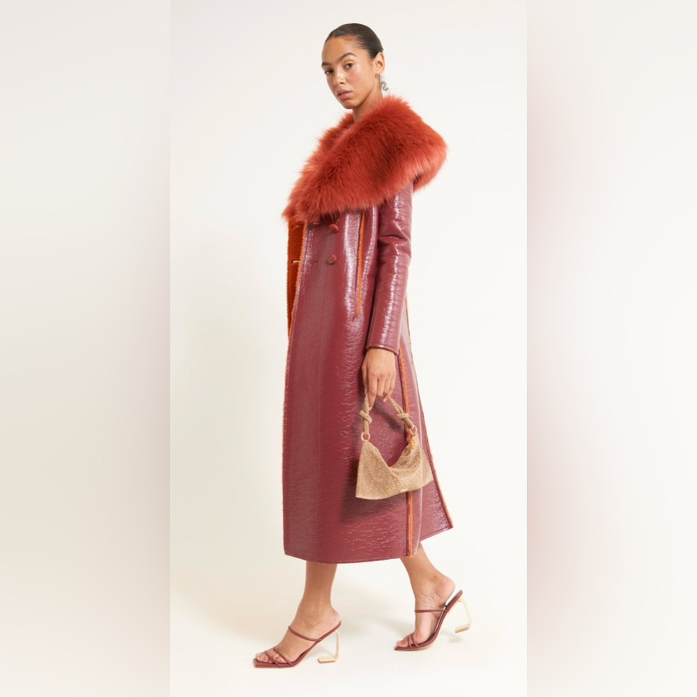 Elegant CULT GAIA burgundy Leather Coat with Fur Collar
